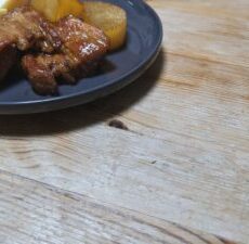 お客様から大根を頂きまして息子君におでん作るね♡